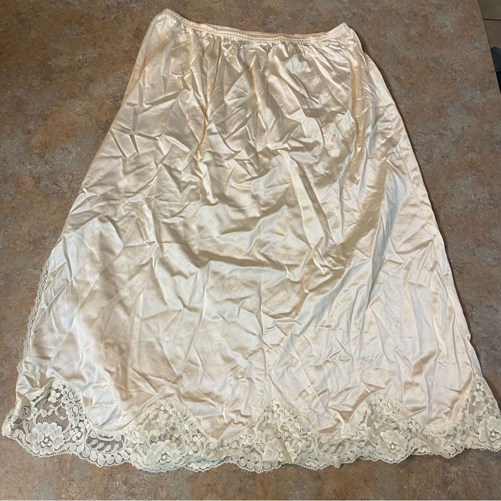 Vintage Cream Lace Trim Half Slip